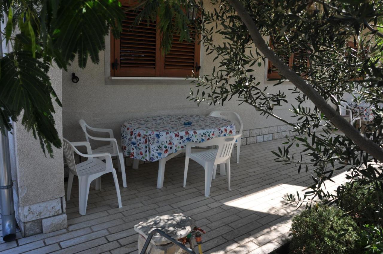 Apartmani Karla Klenovica Bagian luar foto