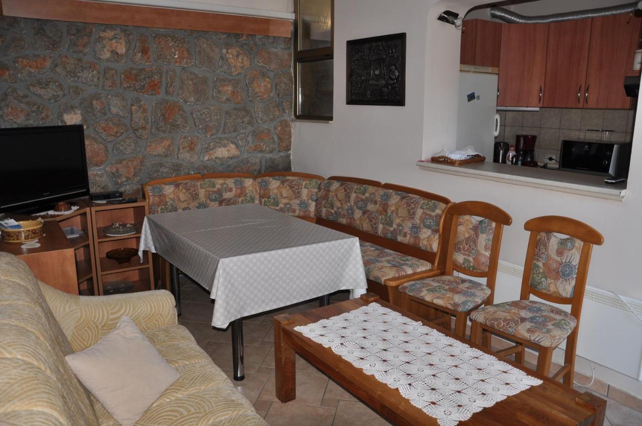 Apartmani Karla Klenovica Bagian luar foto