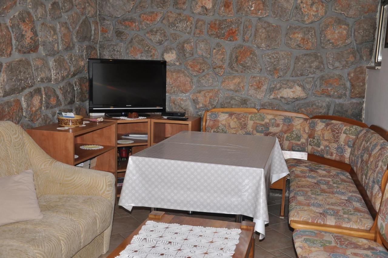 Apartmani Karla Klenovica Bagian luar foto